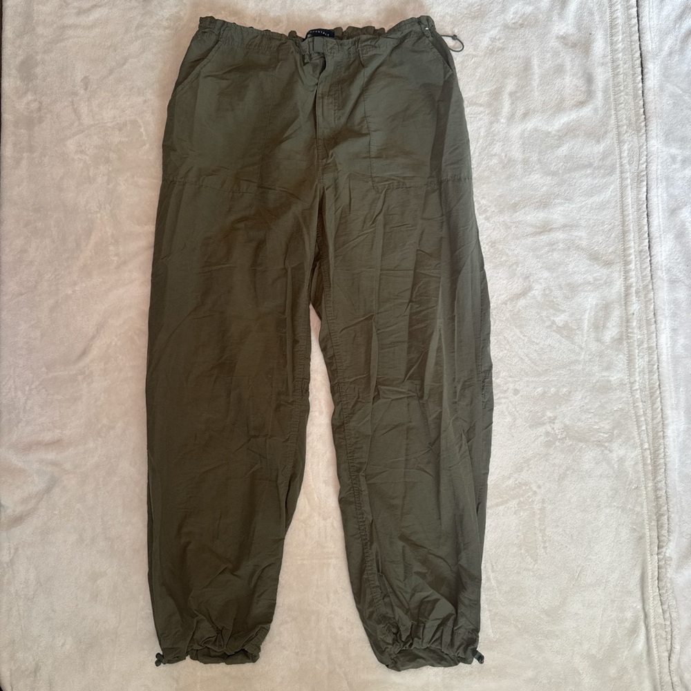 Aeropostale Army Green Khaki Parachute Pants
